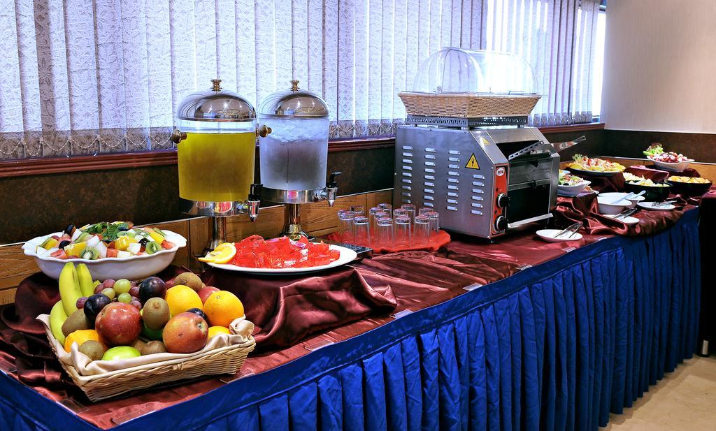 Signature Inn Al Riqqa Дубай Екстериор снимка