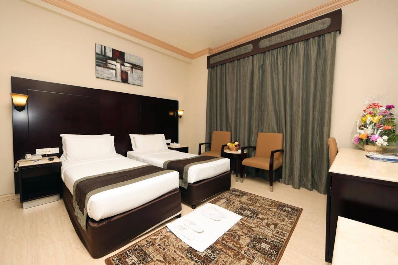 Signature Inn Al Riqqa Дубай Екстериор снимка