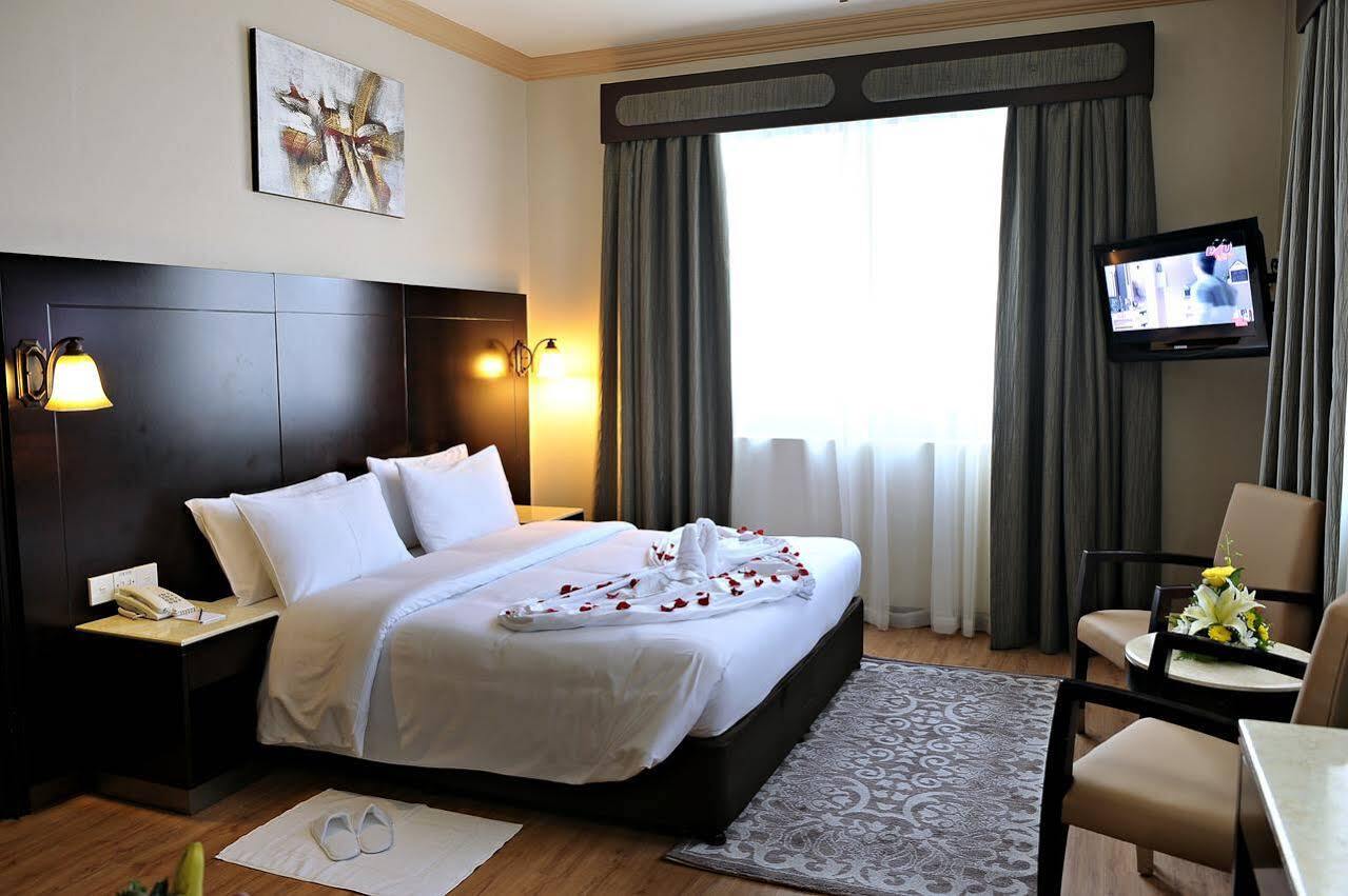 Signature Inn Al Riqqa Дубай Екстериор снимка