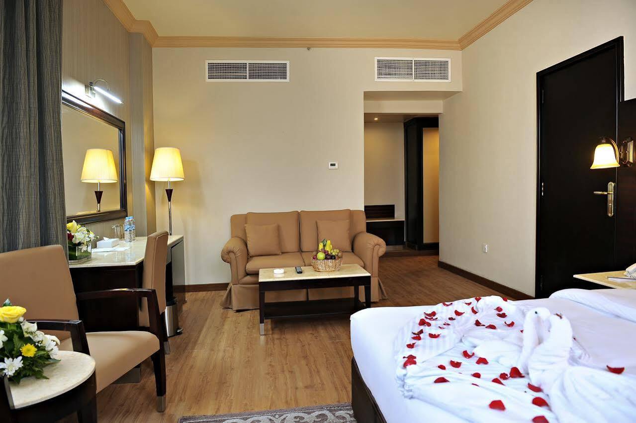Signature Inn Al Riqqa Дубай Екстериор снимка